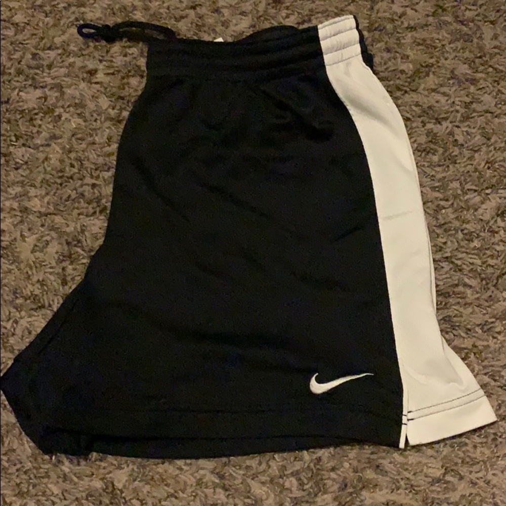 Nike Dri-fit mid thigh athletic shorts